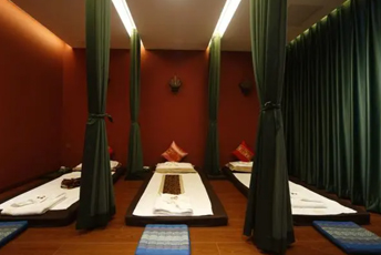 广州花都区泰式按摩的被动瑜伽：当身体被折叠成诗